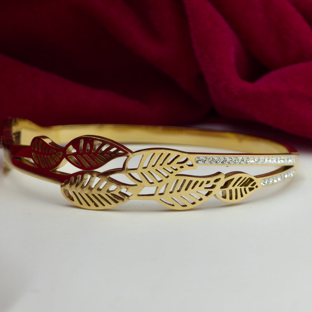 Golden Leaf Elegance Bracelet