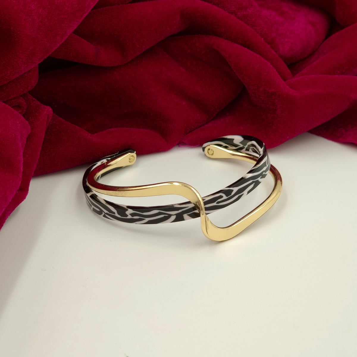 Midnight Wave Gold Bracelet