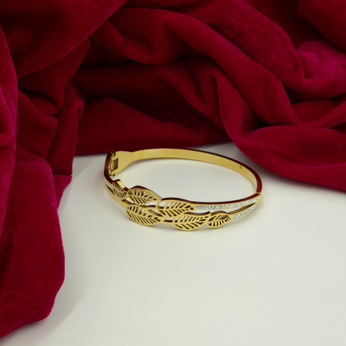Golden Leaf Elegance Bracelet