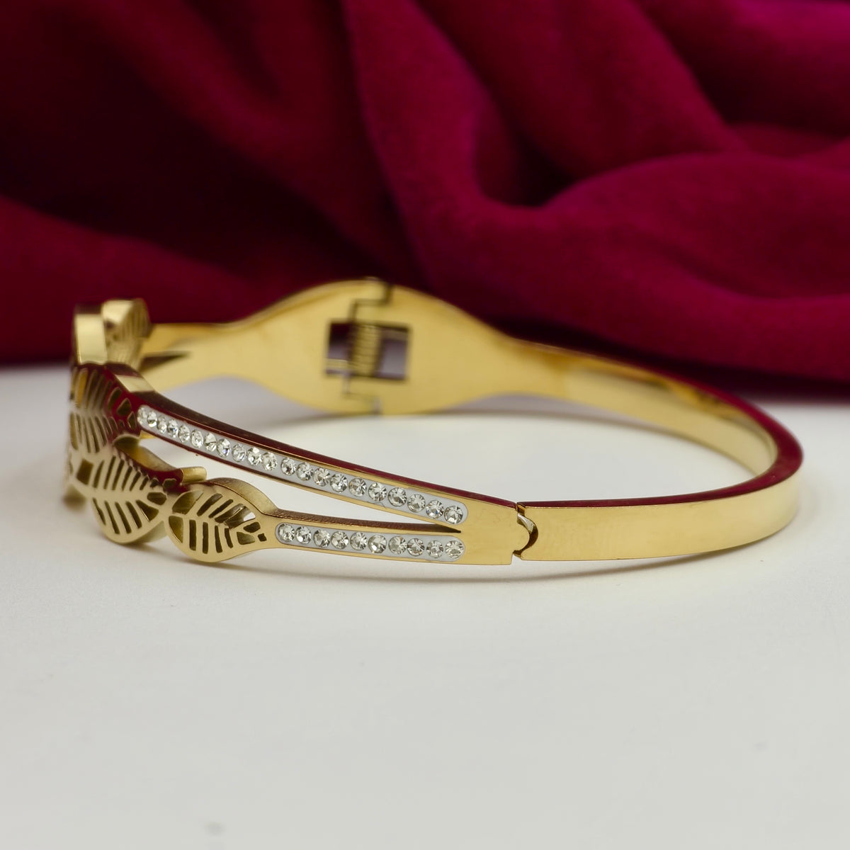 Golden Leaf Elegance Bracelet