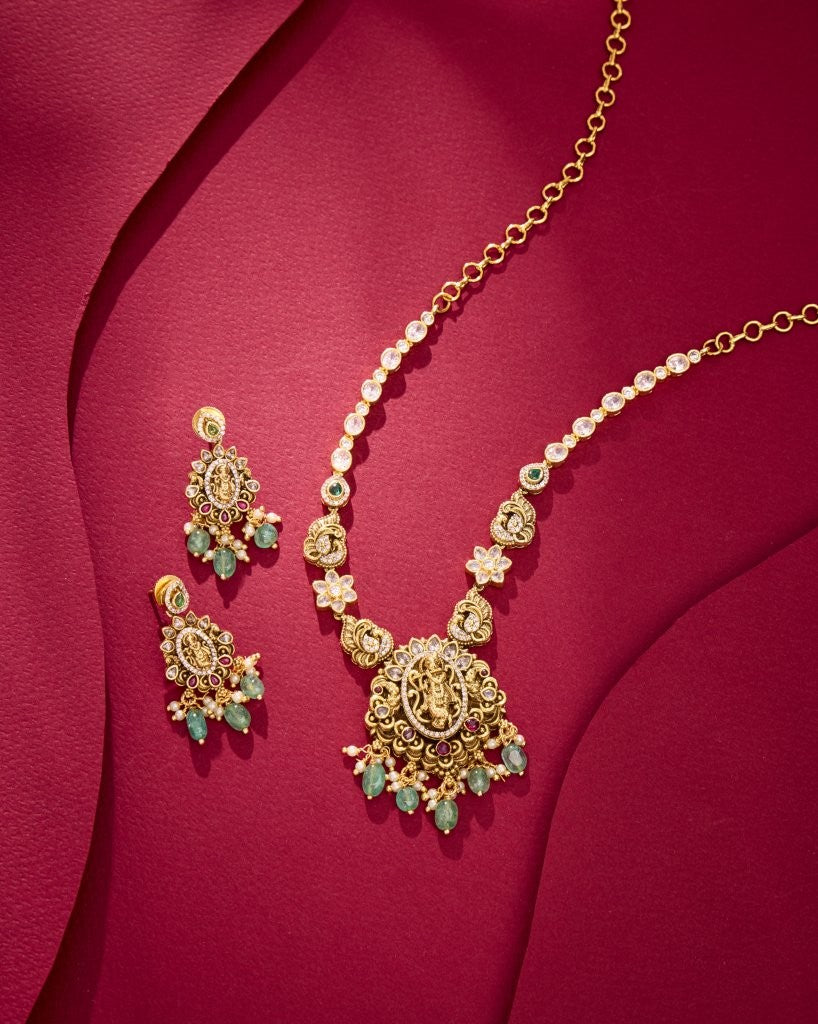 Lakshmi Pearl Drop Jewelry Set