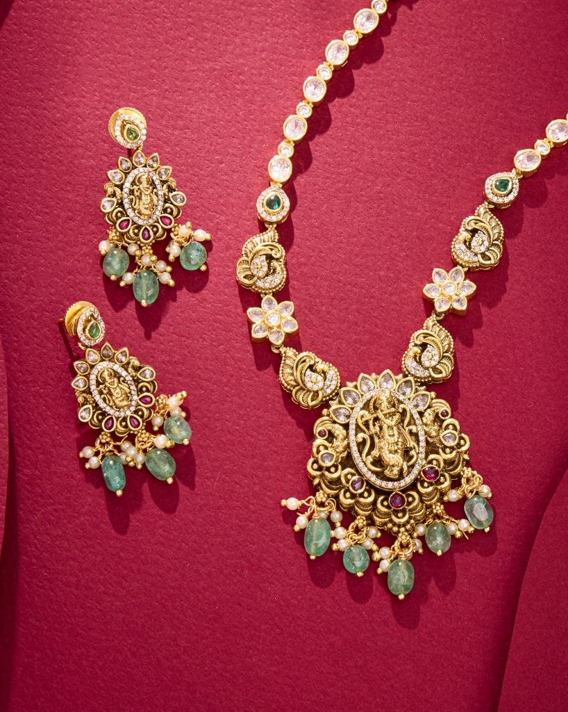 Lakshmi Pearl Drop Jewelry Set