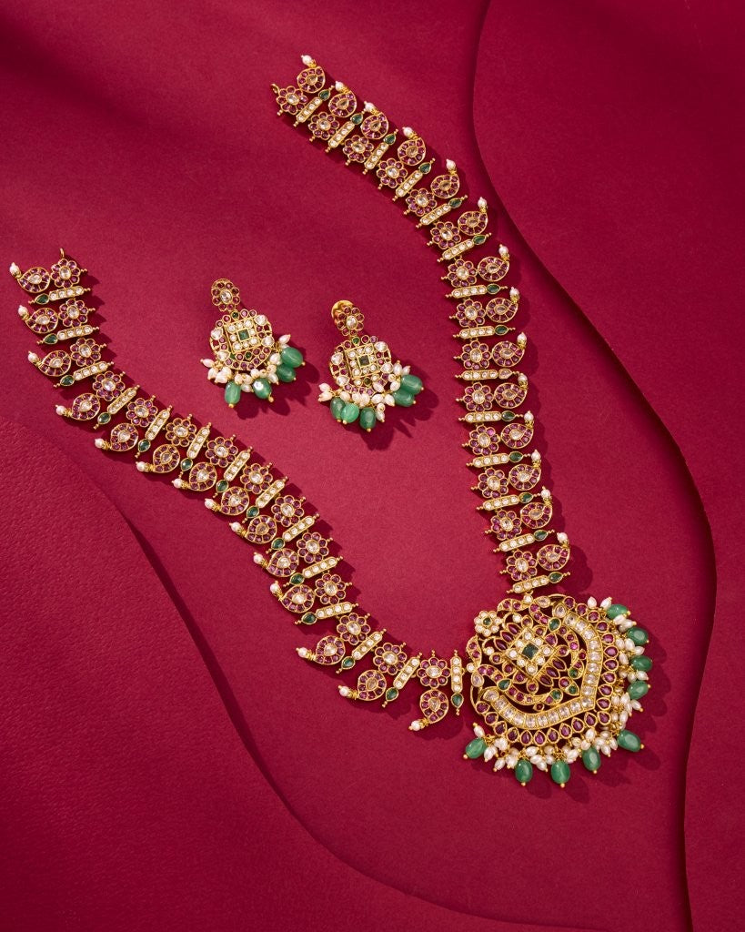 Emerald Kundan Heritage Jewelry Set