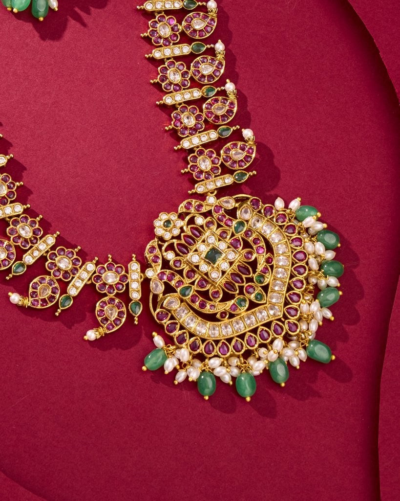 Emerald Kundan Heritage Jewelry Set